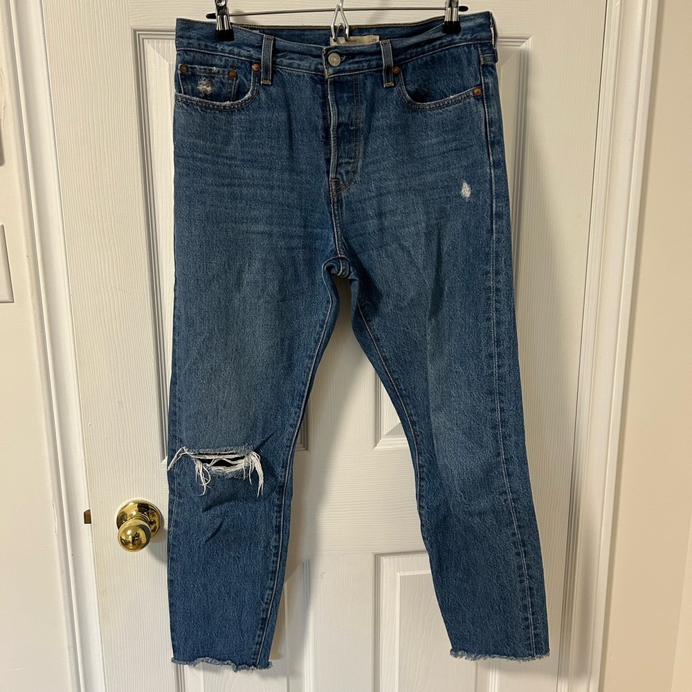 Levi’s Wedgie Jean, size 29. EUC